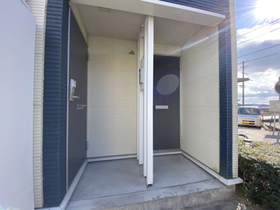 【玄関】 | レオネクストまつおか２ | 収納もある玄関です