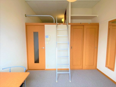 【寝室】 | レオパレス葉月 | 落ち着いた色調の寝室です