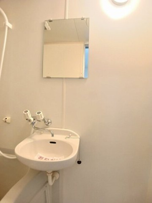 【洗面所】 | シティハイツみのかみＡ | 忙しい朝には欠かせない洗面所です