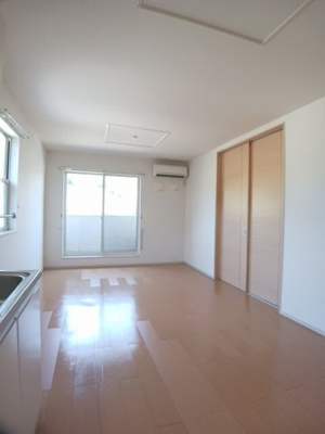 【居間・リビング】 | クイーンペガサスⅢ | こちらのリビングで趣味の時間をお楽しみください