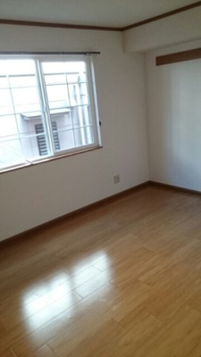 【内装】 | グリーン・リーフ軽井沢 | 明るい色調の室内です