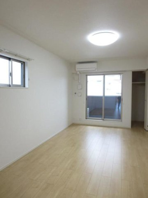 【居間・リビング】 | シーズ蔵本 | ゆったり過ごせる居間です