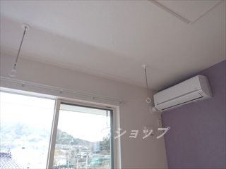 広島市安佐北区亀山９丁目のアパートのその他|室内物干しとエアコン