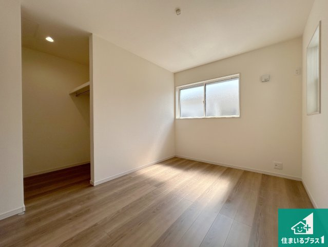 岸和田市並松町　第5期　新築一戸建ての洋室|シンプルな洋室は、自分好みのインテリアが楽しめます♪ご家族とインテリアや家具を選びに行くのは新築購入時の醍醐味の一つです。ぜひお楽しみください♪