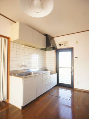 【キッチン】 | メゾンドノエルI | 便利な吊戸棚が付いています♪