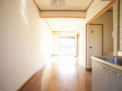 【居間・リビング】 | メゾンドノエルI | ゆったりできるリビングです♪