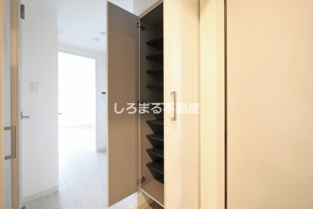 フォーリアライズ阿波座WESTの収納