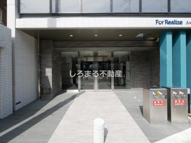 フォーリアライズ阿波座WESTのエントランス