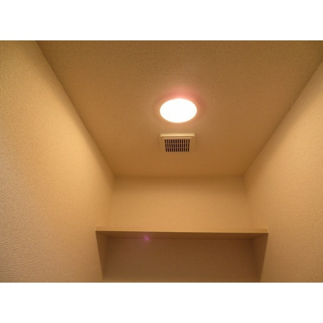 ソレイユ駒沢のその他|トイレ上部棚