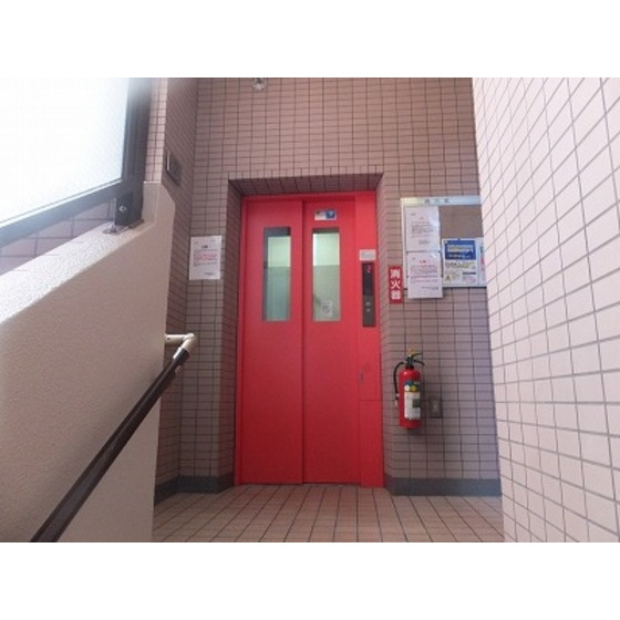 ソレイユ駒沢のその他|エレベータ