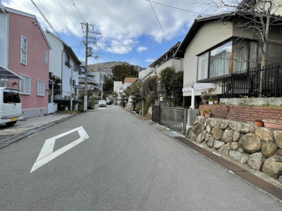 【前面道路含む現地写真】 | 西宮市苦楽園二番町　新築戸建