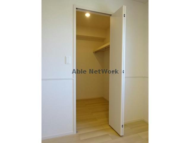 MKハイツ Bの収納|ウォークインクローゼット