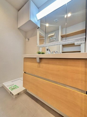 【独立洗面台】 | ナイスアーバン池袋山手通り | ご家族の1日が始まり、1日の終わりを締めくくる洗面空間。