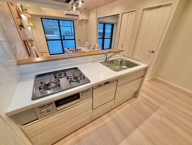 【キッチン】 | ナイスアーバン池袋山手通り | 快適な日常を支える機能性と強さがひとつになったキッチンです。