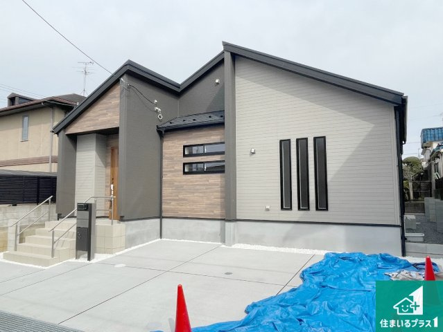 羽曳野市羽曳が丘西　新築一戸建ての外観|お客様に長く安心して住んでいだだける事にこだわった家づくり！住んでからのアフターサービスにもしっかりと取り組んでいます！