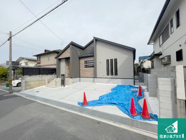 羽曳野市羽曳が丘西　新築一戸建ての外観|安心の10年保証！外観を美しく保ち、雨水で汚れを落とします！気になることがありましたら、お気軽にお問い合わせください！