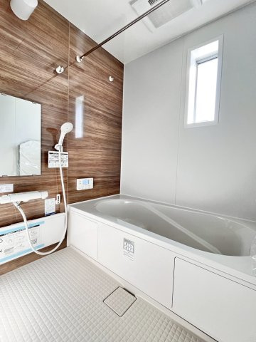 ●鈴鹿市磯山 新築戸建の浴室