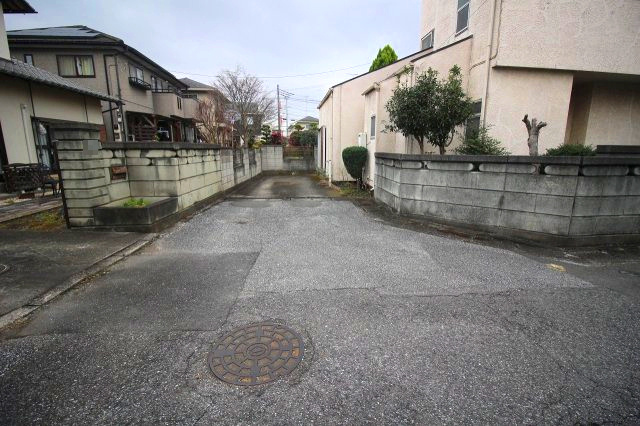小山市城東４丁目の前面道路含む現地写真|北側通路部分