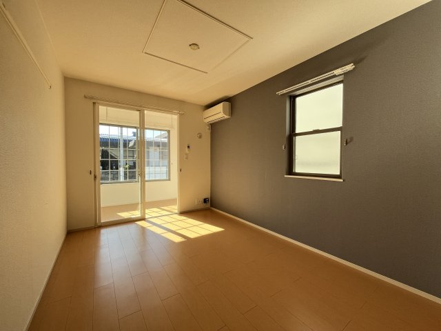 セレッソ　Ａの居間・リビング|イメージ102号室の写真（反転あり）