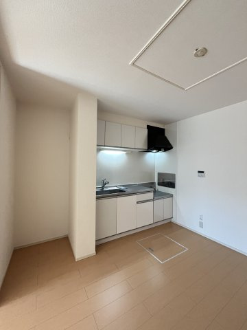 セレッソ　Ａのキッチン|イメージ102号室の写真（反転あり）