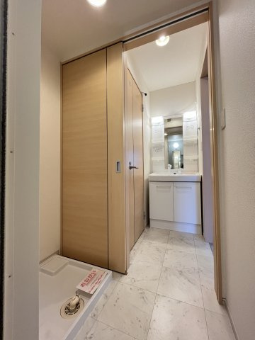 セレッソ　Ａの洗面所|イメージ102号室の写真（反転あり）