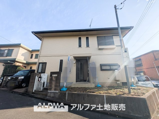 ~日野西平山~Remodeled Homeの外観|【outward appearance】
◆時を忘れる場所◆みんなが集い、食事と楽しい会話が始まる。話に夢中になり、ついつい時を忘れ夜半過ぎになってしまう。そんな束の間の幸せを感じさせてくれる場所。