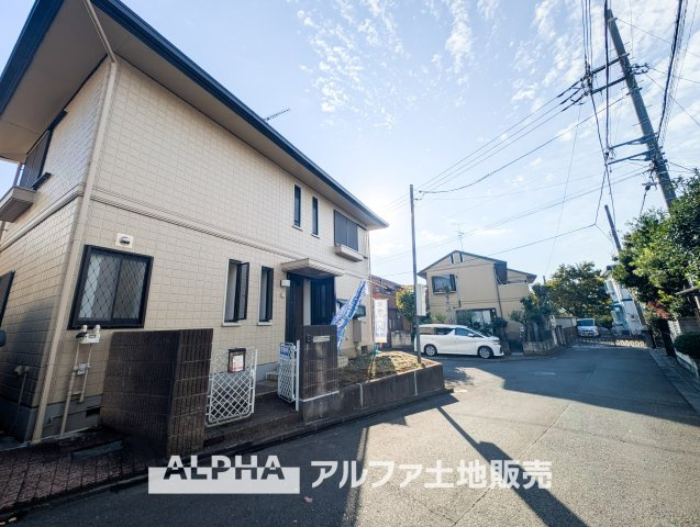 ~日野西平山~Remodeled Homeの前面道路含む現地写真|【Blue sky】
◆青空に包まれて◆ベランダから望む紺碧の空。外を眺め時を忘れるなんて、ひさしかたぶりだろうか。こんなにも広く美しい情景が我が家にも広がっているなんて。こんな時間を大切にしたい。