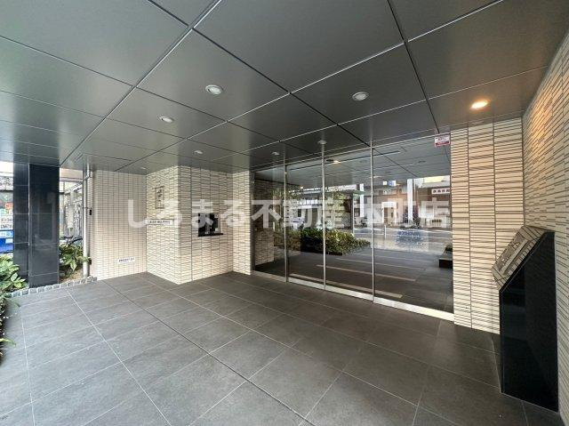 エステムコート阿波座プレミアムのエントランス