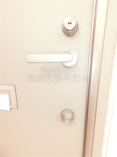 シャルム大森の玄関