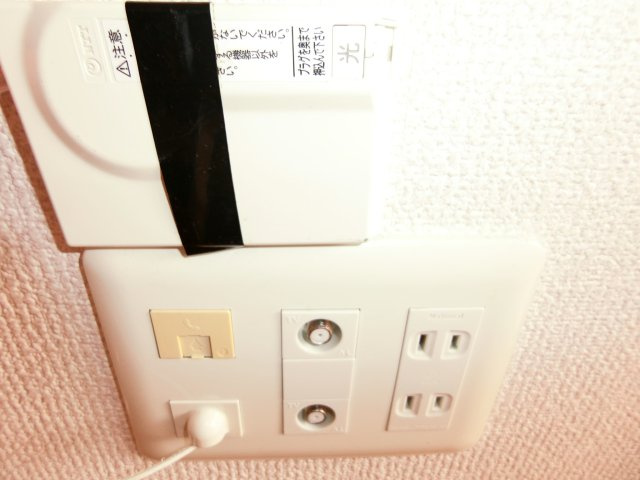 シャルム大森の設備|マルチコンセント　光ファイバー
