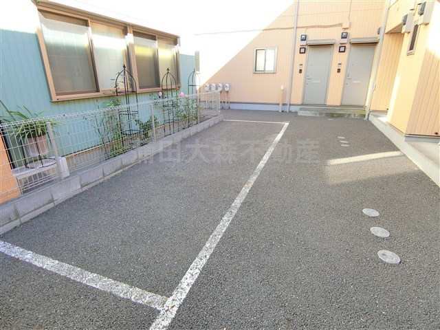 シャルム大森の駐車場