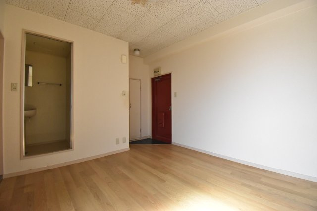 第六大朋マンションの居間・リビング