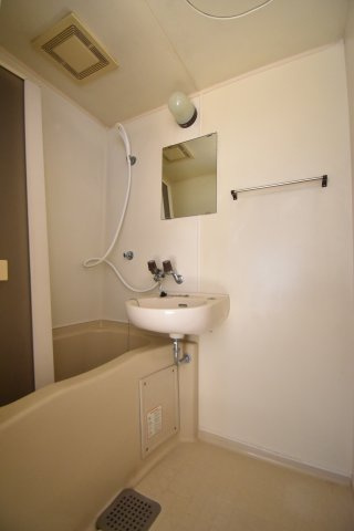 第六大朋マンションの浴室