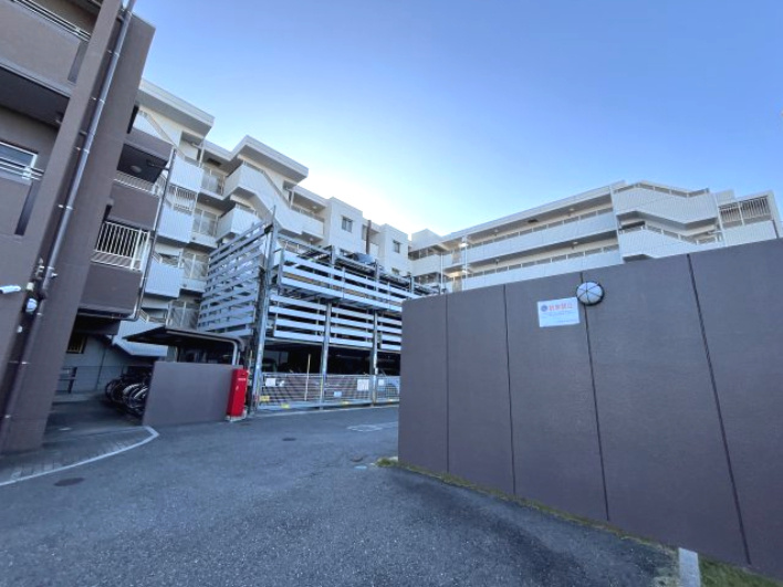 BELISTA笠寺の駐車場