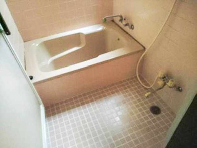 中台二丁目貸家の浴室