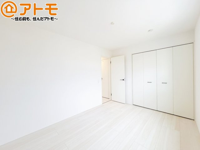【寝室】 | 清水区向田町第1期　新築戸建　1号棟 | 毎日すごす部屋の広さや陽当りも気になるポイントですね！現地で体感してみてください♪