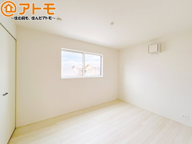 【寝室】 | 清水区向田町第1期　新築戸建　1号棟 | 各居室に収納がついているので、部屋の中をすっきり見せることができますね！