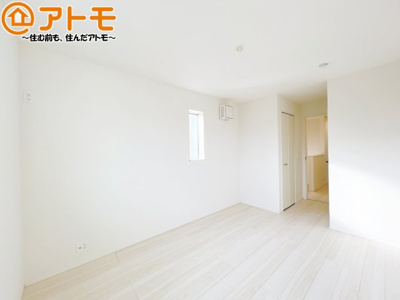 【子供部屋】 | 清水区向田町第1期　新築戸建　1号棟 | 壁と床がシンプルな色合いだからこそ自分だけの空間を作れます♪お部屋作りのイメージは順調でしょうか♪