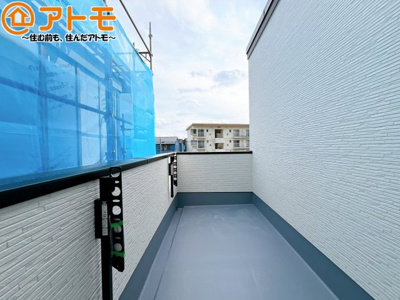 【バルコニー】 | 清水区向田町第1期　新築戸建　1号棟 | 陽当りの良いバルコニーはお洗濯物はもちろんお布団もふかふかになります♪