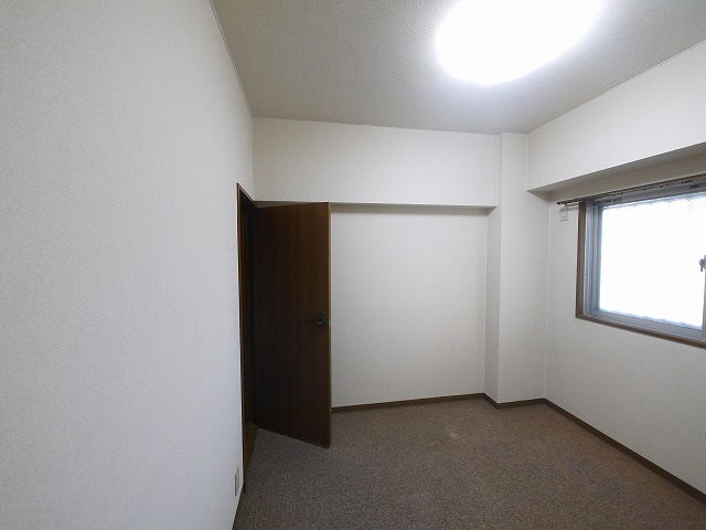 コーポ睦の洋室|使い勝手のいい洋室です