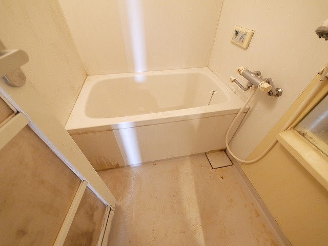 コーポ睦の浴室|日々の暮らしに欠かせないお風呂です