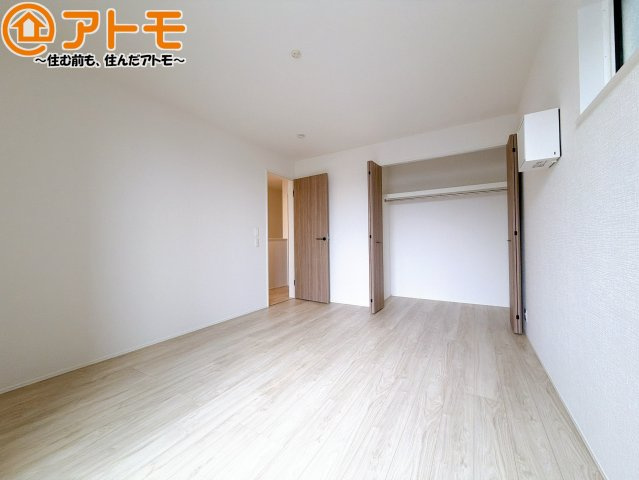 【寝室】 | 清水区向田町第1期　新築戸建　2号棟 | 毎日すごす部屋の広さや陽当りも気になるポイントですね！現地で体感してみてください♪