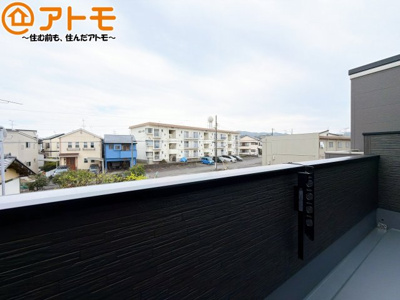 【バルコニー】 | 清水区向田町第1期　新築戸建　3号棟 | 陽当りの良いバルコニーはお洗濯物はもちろんお布団もふかふかになります♪
