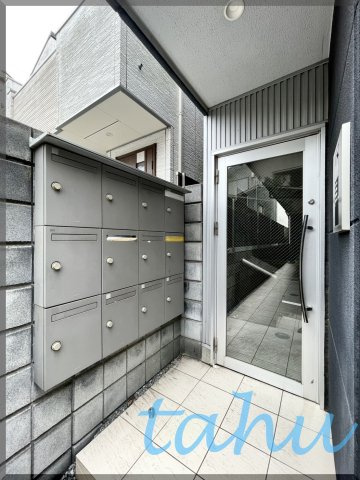 中野区上鷺宮２丁目の賃貸マンションのエントランス