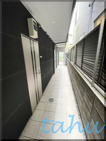 中野区上鷺宮２丁目の賃貸マンションのエントランス