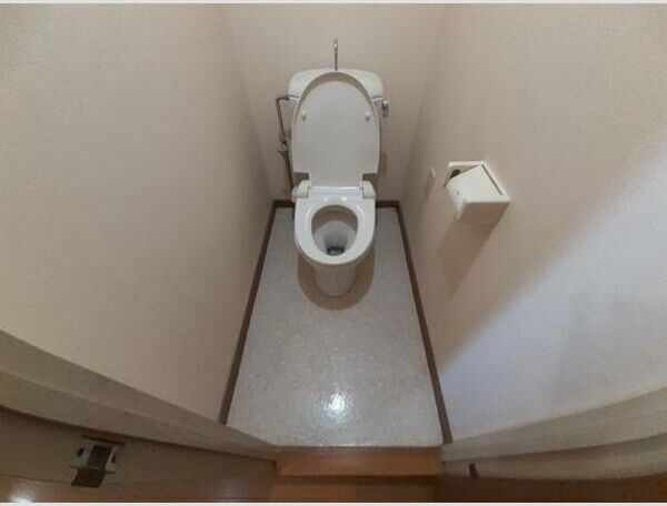 グランド三栄のトイレ|コンパクトで使いやすいトイレです