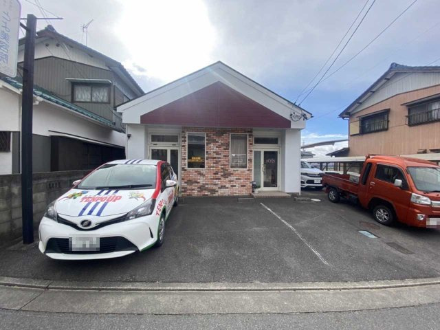 羽根町陣場 貸店舗の駐車場