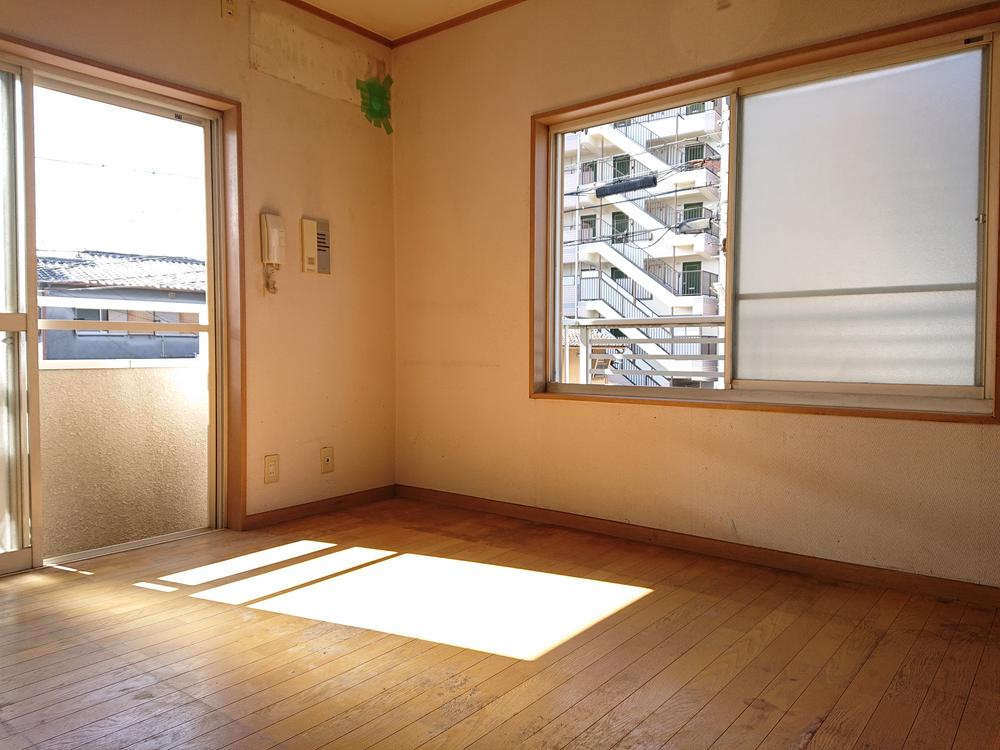 楠根南町　中古一戸建てのキッチン|DK6.5帖
■物件内覧・資金計画相談・住宅ローン相談、リフォーム相談、お問合せ受付中■
※当日・翌日のご内覧、ご相談はお電話でのお問合せがスムーズです！