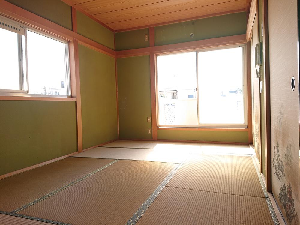 楠根南町　中古一戸建ての和室|和室6.7帖
■物件内覧・資金計画相談・住宅ローン相談、リフォーム相談、お問合せ受付中■
※当日・翌日のご内覧、ご相談はお電話でのお問合せがスムーズです！