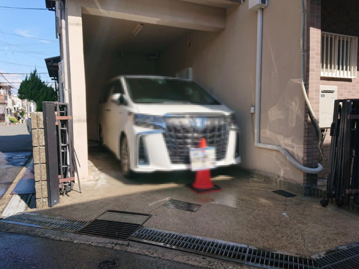 楠根南町　中古一戸建ての駐車場|■物件内覧・資金計画相談・住宅ローン相談、リフォーム相談、お問合せ受付中■
※当日・翌日のご内覧、ご相談はお電話でのお問合せがスムーズです！